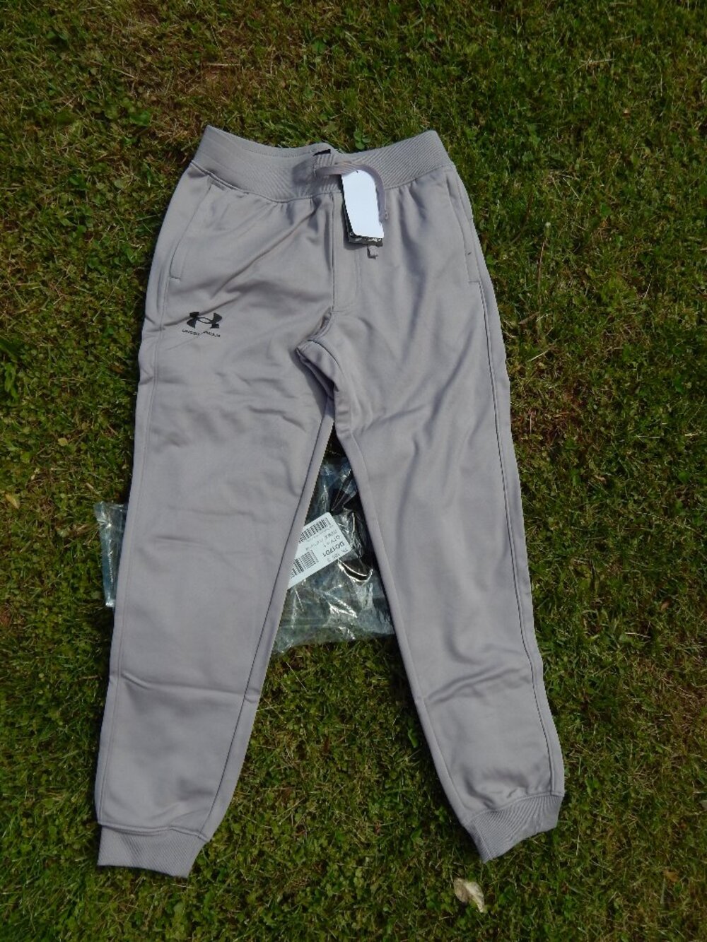 Under Armour Boys Size Medium Jogger Pants New with Tags